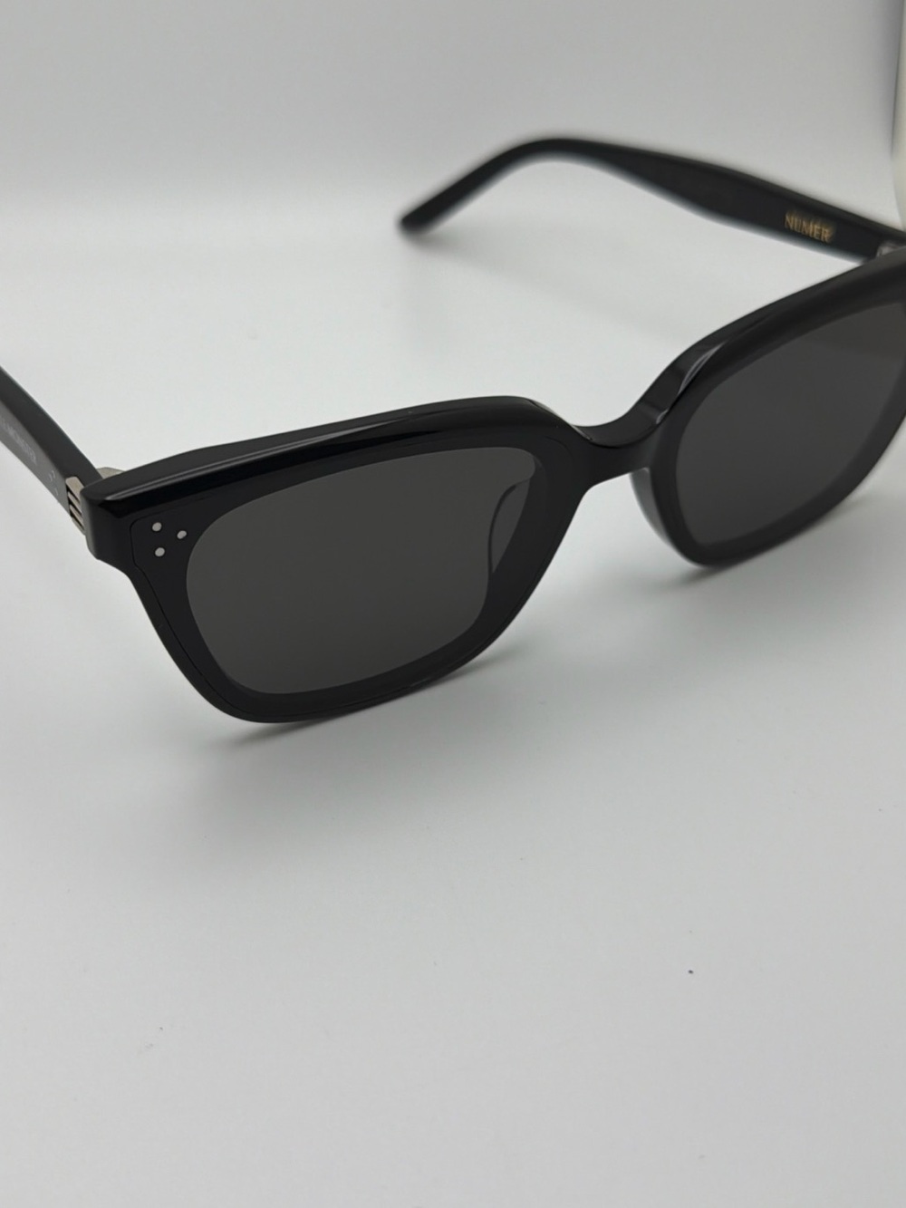 GENTLE MONSTER Numer Black Sunglasses EUC